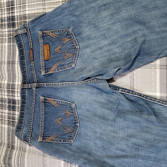Wrangler Cowgirl Cut Jeans - Picture 2 of 9